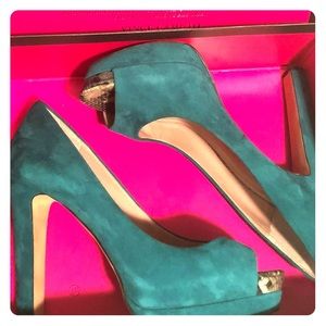 Vince Camuto Platform